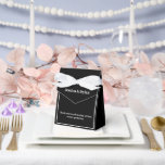 Ballotins Ballotin de traitement de fête<br><div class="desc">Cette boîte de faveur de fête est affichée dans une élégante couleur noir et blanc. Customisez cet élément et modifiez l'exemple de texte sur le vôtre. Astuce : Ajoutez simplement vos bonnes friandises et ajoutez un ruban festif.</div>