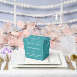 Ballotins Ballotin de traitement de fête<br><div class="desc">Cette boîte de faveur de partie est affichée dans une couleur turquoise élégante. Customisez cet élément et modifiez l'exemple de texte sur le vôtre. Astuce : Ajoutez simplement vos bonnes friandises et ajoutez un ruban festif.</div>