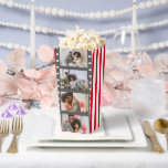 Ballotins Bande de film personnalisée pour mariage<br><div class="desc">Différez-vous avec ces boîtes de pop-corn avec modèle de photo de bande de film - personnalisé pour un mariage rayé. Idéal pour le pop-corn ou d'autres snacks et friandises. Ces boîtes de Ricaso sont conçues dans un motif rayé traditionnel rouge et blanc. parfait pour un mariage sur le thème du...</div>