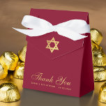 Ballotins Bat mitzvah Bourgogne Faux Gold Foil Star Merci<br><div class="desc">Un ballotin bordeaux et or pour le bat mitzvah d'une fille. Sur le rabat, il a une fausse étoile dorée de David. Le message Merci est écrit dans la partie inférieure, dans un élégant faux script or, l'occasion et la date sont écrits en casquette doré sous elle. L'arrière - plan...</div>