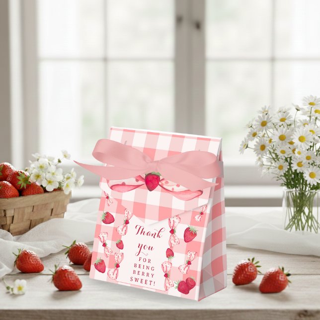 Ballotins Berry First Birthday Red Gingham Bows Square (Berry First Birthday Red Gingham Bows Square Favor Boxes-Tent 4x2x5)
