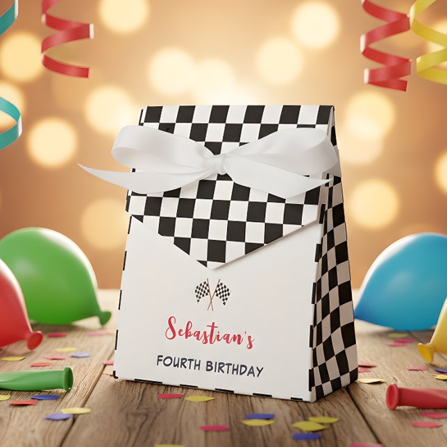 Ballotins Besoin d'un quatrième anniversaire de enfant à qua (Créateur téléchargé)