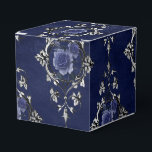 Ballotins Bleu marine et damas floral victorien argenté<br><div class="desc">Boîte à cadeau d'inspiration vintage avec motif damassé floral étincelant aux accents de bleu marine et d'argent..</div>