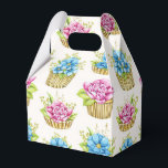Ballotins Boîte Cadeau de Cupcakes Floraux<br><div class="desc">Je vais poster ceci dans mes collections de cuisine populaires 1, 2, 3 ou plus... ainsi que dans ma nouvelle COLLECTION de boîtes et sacs à favoris... MES DERNIÈRES... MÉTIERS... RESTAURANTS... .. Je vais également créer des autocollants qui iraient bien avec ceci. Amusez-vous ! Je vous remercie, j'espère vous voir...</div>
