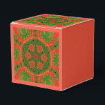 Ballotins Boîte cadeau Kaleidoscope orange et vert<br><div class="desc">Cette image a commencé comme un Mandelbrot mais je l'ai changée en kaléidoscope. Parfois,  j'adore jouer avec mon travail et qui sait à quoi ça ressemble.</div>