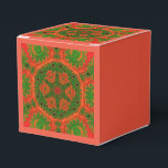 Ballotins Boîte cadeau Kaleidoscope orange et vert<br><div class="desc">Cette image a commencé comme un Mandelbrot mais je l'ai changée en kaléidoscope. Parfois,  j'adore jouer avec mon travail et qui sait à quoi ça ressemble.</div>