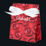 Ballotins Boîte Cadeau Roses Rouges<br><div class="desc">fond de roses rouges avec "Célébrez" en blanc</div>