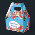 Ballotins Boîte de bonbons de mariage florale rose Pretty Pi<br><div class="desc">Boîtes de bonbons de gâteau de mariage à fleurs de lys roses,  avec nom entièrement personnalisable. Conçues à partir de l'une de mes peintures à l'aquarelle.</div>