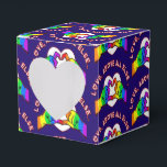 Ballotins Boîte de faveur Amour avant tout<br><div class="desc">*Personnalisez avec votre choix de couleurs de fond.</div>