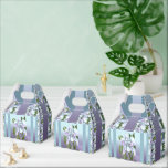 Ballotins Boîte de faveur de fleurs Smeraldo<br><div class="desc">LA FLEUR de mon Monde Violet : la Fleur Smeraldo Mythique (avec ses feuilles très particulières... ) Selon une vieille légende italienne, cette fleur imaginaire symbolise un amour secret non avoué par peur d'être rejeté. C'est le sujet d'une chanson de mon Groupe K-pop mondial favori : ils utilisent cette fleur...</div>