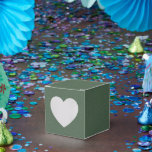 Ballotins Boîte de Faveur de Partie de Luxe de Motif Vert Él<br><div class="desc">Apportez de l'élégance à chaque célébration avec ces boîtes de faveur de partie de luxe en forme de cœur au motif vert élégant. Dotées d'un beau design texturé et d'un charme en forme de cœur, elles sont idéales pour les mariages, les anniversaires et les événements romantiques. Durables et faciles à...</div>