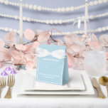 Ballotins Boîte de faveur de traitement de fête<br><div class="desc">Cette boîte de faveur de fête est présentée dans un élégant brouillard bleu et blanc.
Personnalisez cet article et remplacez le texte d'exemple par le vôtre.
Astuce : il suffit d'ajouter vos excellents traitements et un ruban festif.</div>