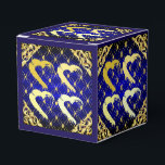 Ballotins Boîte de Faveur Luxe Cœur Bleu Royal et Or<br><div class="desc">Boîte de Faveur Luxe Cœur Bleu Royal et Or. Une jolie boîte cadeau pour tous les cadeaux d'anniversaire pour votre famille et vos amis. Une boîte cadeau à cœur doux pour tous les invités de la fête. Une boîte cadeau luxueuse pour le couple de jeunes mariés.</div>