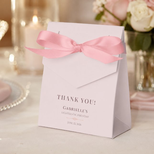 Ballotins Boîte de faveur Rose Rouge Débutante (Elegant blush pink favor box with satin ribbon for a sweet 18 or debut celebration.

Image 2 (Favor )