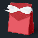 Ballotins Boîte de faveur rouge de tomate personnalisée avec<br><div class="desc">Apportez une élégance sans effort à votre prochaine célébration avec cette boîte de faveur personnalisable en tons rouges tomate double. Avec son avant texturé mat lisse et son couvercle à effet « bruit » scintillant et des panneaux latéraux, cette boîte combine un design épuré avec une touche d'élégance. Sa taille...</div>