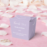 Ballotins Boîte de friandises de fête<br><div class="desc">Cette boîte de friandises est présentée dans une élégante couleur lavande.
Personnalisez cet article et remplacez le texte exemple par le vôtre.
Astuce : il suffit d'ajouter vos délicieuses friandises et un ruban de fête.</div>