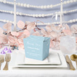 Ballotins Boîte de friandises pour fête<br><div class="desc">La boîte de faveur de fête est présentée dans une couleur de brouillard bleu élégant.
Personnalisez cet article et remplacez le texte d'exemple par le vôtre.
Astuce : il suffit d'ajouter vos délicieuses friandises et un ruban festif.</div>