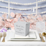 Ballotins Boîte de friandises pour fête<br><div class="desc">La boîte de faveur de fête est affichée dans une couleur ton gris.
Personnalisez cet article et remplacez le texte d'exemple par le vôtre.
Astuce : il suffit d'ajouter vos friandises et un ruban festif.</div>