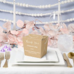 Ballotins Boîte de friandises pour fête<br><div class="desc">Cette boîte de friandises est présentée dans une couleur brindille.
Personnalisez cet article et remplacez le texte d'exemple par le vôtre.
Astuce : il suffit d'ajouter vos délicieuses friandises et un ruban de fête.</div>