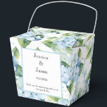 Ballotins Boîte de friandises pour fête avec impression d'ho<br><div class="desc">La boîte de faveurs de fête est illustrée d'une impression florale d'hortensia. 
Personnalisez cet article et remplacez le texte exemple par le vôtre.
Astuce : il suffit d'ajouter vos délicieuses friandises et un ruban festif.



Image sous licence</div>