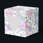 Ballotins Boîte de friandises pour fête avec impression d'ho<br><div class="desc">La boîte de faveurs de fête est illustrée avec une impression florale d'hortensia. 
Personnalisez cet article ou achetez-le tel quel.
Conseil : Il suffit d'ajouter vos excellentes friandises et un ruban de fête.</div>