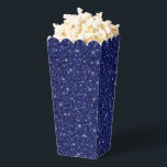 Ballotins Boîte de friandises pour fête glitter<br><div class="desc">La boîte de faveur de fête est présentée avec une impression de paillettes fausses de couleur bleu marine festive.
Parfait pour offrir des friandises en cadeau. Personnalisez cet article ou achetez-le tel quel.
Conseil : il suffit d'ajouter vos excellentes friandises et d'y ajouter un joli ruban.




Impression sous licence</div>