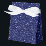 Ballotins Boîte de friandises pour fête glitter<br><div class="desc">La boîte de cadeaux de fête est présentée avec une impression de paillettes fausses de couleur bleu marine festive.
Parfait pour offrir des friandises en cadeau. Personnalisez cet article ou achetez-le tel quel.
Conseil : il suffit d'ajouter vos excellentes friandises et un joli ruban.




Impression sous licence</div>