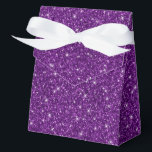 Ballotins Boîte de friandises pour fête scintillante<br><div class="desc">La boîte de faveur de fête est présentée avec une impression de paillettes fausses de couleur violette festive.
Parfait pour offrir des friandises en cadeau. Personnalisez cet article ou achetez-le tel quel.
Conseil : il suffit d'ajouter vos excellentes friandises et d'ajouter un joli ruban.




Impression sous licence</div>