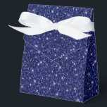 Ballotins Boîte de friandises pour fête scintillante<br><div class="desc">La boîte de faveur de fête est présentée avec une impression scintillante de couleur bleu marine festive.
Parfait pour offrir des friandises en cadeau. Personnalisez cet article ou achetez-le tel quel.
Conseil : il suffit d'ajouter vos excellentes friandises et d'ajouter un joli ruban.




Impression sous licence</div>