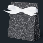 Ballotins Boîte de friandises pour fête scintillante<br><div class="desc">La boîte de faveur de fête est présentée avec une impression de paillettes fausses de couleur noire festive.
Parfait pour offrir des friandises en cadeau. Personnalisez cet article ou achetez-le tel quel.
Conseil : il suffit d'ajouter vos excellentes friandises et d'ajouter un joli ruban.




Impression sous licence</div>