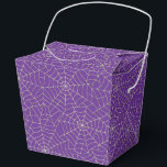 Ballotins Boîte de traitement de la fête d'Halloween<br><div class="desc">Une boîte de fête est affichée avec une impression festive de toiles d'araignées Halloween. Parfait pour offrir des cadeaux. Customisez cet objet ou achetez tel quel. Astuce : Ajoutez simplement vos bonnes friandises et ajoutez du ruban mignon. Impression sous licence</div>