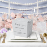 Ballotins Boîte de traitement de partie<br><div class="desc">La boîte de faveur de la partie est affichée dans une couleur gris. Customisez cet élément et modifiez l'exemple de texte sur le vôtre. Astuce : Ajoutez simplement vos bonnes friandises et ajoutez un ruban festif.</div>