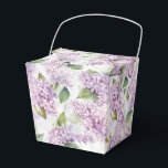 Ballotins Boîte de traitement de partie d'impression Lilacs<br><div class="desc">Une boîte de fête est affichée avec un imprimé floral lilas. Customisez cet objet ou achetez tel quel. Astuce : Ajoutez simplement vos bonnes friandises et ajoutez un ruban festif. Image sous licence</div>
