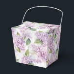 Ballotins Boîte de traitement de partie d'impression Lilacs<br><div class="desc">Une boîte de fête est affichée avec un imprimé floral lilas. Customisez cet objet ou achetez tel quel. Astuce : Ajoutez simplement vos bonnes friandises et ajoutez un ruban festif. Image sous licence</div>