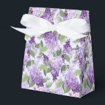 Ballotins Boîte de traitement de partie d'impression Lilacs<br><div class="desc">Une boîte de fête est affichée avec un imprimé floral lilas. Customisez cet objet ou achetez tel quel. Astuce : Ajoutez simplement vos bonnes friandises et ajoutez un ruban festif. Image sous licence</div>