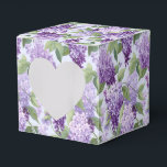 Ballotins Boîte de traitement de partie d'impression Lilacs<br><div class="desc">Une boîte de fête est affichée avec un imprimé floral lilas. Customisez cet objet ou achetez tel quel. Astuce : Ajoutez simplement vos bonnes friandises et ajoutez un ruban festif. Image sous licence</div>