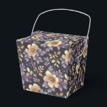 Ballotins Boîte de traitement Fleur Favor<br><div class="desc">La boîte de traitement Party favorite est présentée avec une belle impression florale violette multicolore. Customisez cet objet ou achetez tel quel. Astuce : Ajoutez simplement vos bonnes friandises et ajoutez un ruban festif. Image sous licence</div>