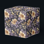 Ballotins Boîte de traitement Fleur Favor<br><div class="desc">La boîte de traitement Party favorite est présentée avec une belle impression florale violette multicolore. Customisez cet objet ou achetez tel quel. Astuce : Ajoutez simplement vos bonnes friandises et ajoutez un ruban festif. Image sous licence</div>