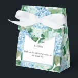 Ballotins Boîte de traitement pour partie d'impression Hydra<br><div class="desc">La boîte de faveur de la fête est affichée avec une impression florale d'hydrangée. Customisez cet élément et modifiez l'exemple de texte sur le vôtre. Astuce : Ajoutez simplement vos bonnes friandises et ajoutez un ruban festif. Image sous licence</div>