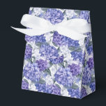 Ballotins Boîte de traitement pour partie d'impression Hydra<br><div class="desc">La boîte de faveur de la fête est affichée avec une impression florale d'hydrangée. Customisez cet objet ou achetez tel quel. Astuce : Ajoutez simplement vos bonnes friandises et ajoutez un ruban festif. Image sous licence</div>