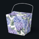 Ballotins Boîte de traitement pour partie d'impression Hydra<br><div class="desc">La boîte de faveur de la fête est affichée avec une impression florale d'hydrangée. Customisez cet objet ou achetez tel quel. Astuce : Ajoutez simplement vos bonnes friandises et ajoutez un ruban festif. Image sous licence</div>