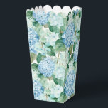 Ballotins Boîte de traitement pour partie d'impression Hydra<br><div class="desc">La boîte de faveur de la fête est affichée avec une impression florale d'hydrangée. Customisez cet objet ou achetez comme indiqué. Astuce : Ajoutez simplement vos bonnes friandises et ajoutez un ruban festif. Image sous licence</div>