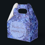 Ballotins Boîte en forme de pignon avec hydrangea bleu<br><div class="desc">Célébrez votre occasion spéciale avec style grâce à ces boîtes de faveur aux hortensias bleus. Ornées de fleurs bleues et indigo luxuriantes dans un design floral raffiné, elles sont parfaites pour les mariages, les fêtes prénatales, les garden-parties ou les événements printaniers élégants. Ajoutez une touche de sophistication artistique à votre...</div>