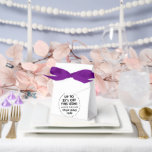 Ballotins Boîtes à faveurs à ruban violet 25 % de réduction<br><div class="desc">10 x Boîtes de faveurs de mariage personnalisées avec ruban violet - bénéficiez jusqu'à 25 % de réduction grâce à des remises sur les achats groupés multiples. Découvrez également des réductions quotidiennes spéciales. Vous cherchez à créer vos propres articles imprimés personnalisés en gros pour des faveurs de mariage romantiques avec...</div>