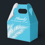 Ballotins Boîtes de faveurs de fête aux paumes blanches sur<br><div class="desc">Boîtes de faveurs de fête avec des feuilles de palmier blanches sur fond bleu. Parfait pour toute célébration, fête d'anniversaire, douche de mariée, fête de fiançailles, fête de retraite, mariage et plus encore. Cliquez sur PERSONNALISER pour changer la couleur de fond, les polices et ajouter du texte. Voir les invitations...</div>