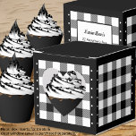 Ballotins Buffalo Check - noir et blanc - Ballotin cardiaque<br><div class="desc">Le buffle noir et blanc du coeur vérifie le ballotin. Le texte à l'arrière de la boîte est personnalisable. Si vous utilisez le bouton/outil "modifier la conception", vous pouvez également ajouter vos propres images/photos. Autres couleurs disponibles. Voir la collection de toutes les tailles de boîtes et couleurs de buffles ici...</div>