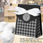 Ballotins Buffalo Check - noir et gris - 3x1.5x3.25 Tente<br><div class="desc">Ballotin de tente à buffle noir et gris. Le texte est personnalisable. Si vous utilisez le bouton/outil "modifier la conception", vous pouvez également ajouter vos propres images/photos. Autres couleurs, formes et taille de boîte disponibles. Voir la collection de toutes les tailles de boîtes et couleurs de buffles ici : https://www.zazzle.com/collections/119842043554925619...</div>