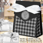 Ballotins Buffalo Check - noir et gris - 4x2x5 Tente<br><div class="desc">Ballotin de tente à buffle noir et gris. Le texte est personnalisable. Si vous utilisez le bouton/outil "modifier la conception", vous pouvez également ajouter vos propres images/photos. Autres couleurs, formes et taille de boîte disponibles. Voir la collection de toutes les tailles de boîtes et couleurs de buffles ici : https://www.zazzle.com/collections/119842043554925619...</div>