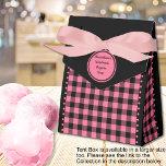 Ballotins Buffalo Check - noir et rose - 3x1.5x3.25 Tente<br><div class="desc">Ballotin de tente à buffle noir et rose. Le texte est personnalisable. Si vous utilisez le bouton/outil "modifier la conception", vous pouvez également ajouter vos propres images/photos. Autres couleurs, formes et taille de boîte disponibles. Voir la collection de toutes les tailles de boîtes et couleurs de buffles ici : https://www.zazzle.com/collections/119842043554925619...</div>