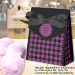 Ballotins Buffalo Check -noir et violet - 3x1.5x3.25 Tente<br><div class="desc">Ballotin de tente à buffle noir et violet. Le texte est personnalisable. Si vous utilisez le bouton/outil "modifier la conception", vous pouvez également ajouter vos propres images/photos. Autres couleurs, formes et taille de boîte disponibles. Voir la collection de toutes les tailles de boîtes et couleurs de buffles ici : https://www.zazzle.com/collections/119842043554925619...</div>